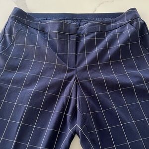 Amanda & Chelsea Trouser Hannah Pants. Navy and White Windowpane. Size 4.